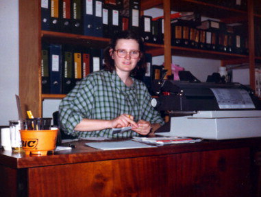 No 1 trabalho como assessora contbil, Livraria cultural, Iju