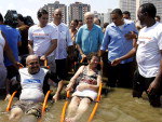 O governador Jos Serra participa da abertura do Programa Praia Acessivel, em 15 de fevereiro de 2010, Praia Grande - SP