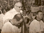 Dom Antonio Reis reza uma missa durante a 10 Romaria Estadual de Nossa Senhora Medianeira