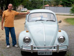 Pina e Fusca 69  Roseli Herrmann Pina, de Timb, manda foto do marido, o Pina , com o inseparvel Fusca 69, um paixo do casal, que faz parte do Grupo Antigomobilistas do Vale.