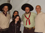 Minha familia com a cesar oliveira rogrio mello no ctg de santa vitria do palmar,eu antonio mario esposa rosa e filha juliana