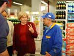 A candidata ao senado pelo PP visitou um supermercado em Carlos Barbosa