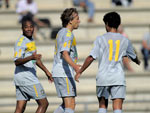 Robinho (E), Lucas (C) e Philipe Coutinho (D) iniciaram a partida