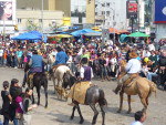 Tradicionalistas participaram do desfile da Semana Farroupilha em Santana do Livramento, nesta segunda-feira, 20/09 