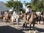 Tradicionalistas participaram do desfile da Semana Farroupilha em So Gabriel, nesta segunda-feira, 20/09
