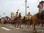 Tradicionalistas participaram do desfile da Semana Farroupilha em Passo Fundo, nesta segunda-feira, 20/09