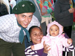 Eu, minha esposa e minha filha em um baita baile de 20\09\2009 no Parque Centenrio. 