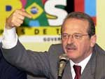 Tarso fala  imprensa ainda como ministro da Educao, em 2005 