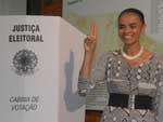 A candidata do PV  Presidncia, Marina Silva, votou na sede do Incra, no Acre