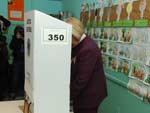 Ana Amlia votando no Grupo Escolar Medianeira, em Porto Alegre