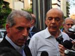 Jos Serra esteve no comit do ex-candidato ao governo do Estado Jos Fogaa, na Rua Baro de Ub, em Porto Alegre