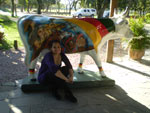 Elisia Fonseca com a vaca Farroupilha