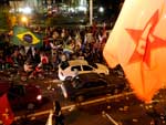 Caxias do Sul - Militantes comemoraram a vitria de Dilma na cidade