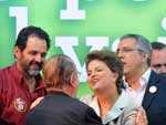 Dilma cumprimentou aliados políticos após discurso 