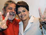 Ao lado do presidente Lula, Dilma comemorou a vitória no Palácio da Alvorada