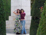 Paris, Fran�a - Miria Packer e Juliana Luz, de Blumenau, em outubro de 2009.