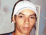 Alexsander Dornelles Leal, 20 anos, permanece desaparecido sumido desde 30 de agosto, quando saiu de casa no Bairro Jardim Alvorada, em Alvorada. Informaes: 9304-5341 ou 8450-0987.
