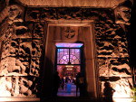 A Cripta da Catedral Metropolitana esteve colorida na noite da quinta-feira (25/11)