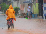 Chuva forte alaga ruas das cidades do litoral.  Bairro Monte Alegre em Cambori