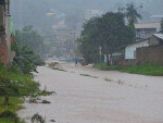 Chuva forte alaga ruas das cidades do litoral.  Bairro Monte Alegre em Cambori