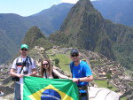 Machu Picchu, Peru - Samuel Klein, de Blumenau, Ana Fl�via Pontes, de S�o Jos� do Rio Preto (SP), e Diego Jos� Busarello, de Timb�, em novembro de 2010.