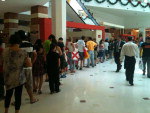 Mas movimento mesmo s nas filas para trocar brindes das promoes de Natal