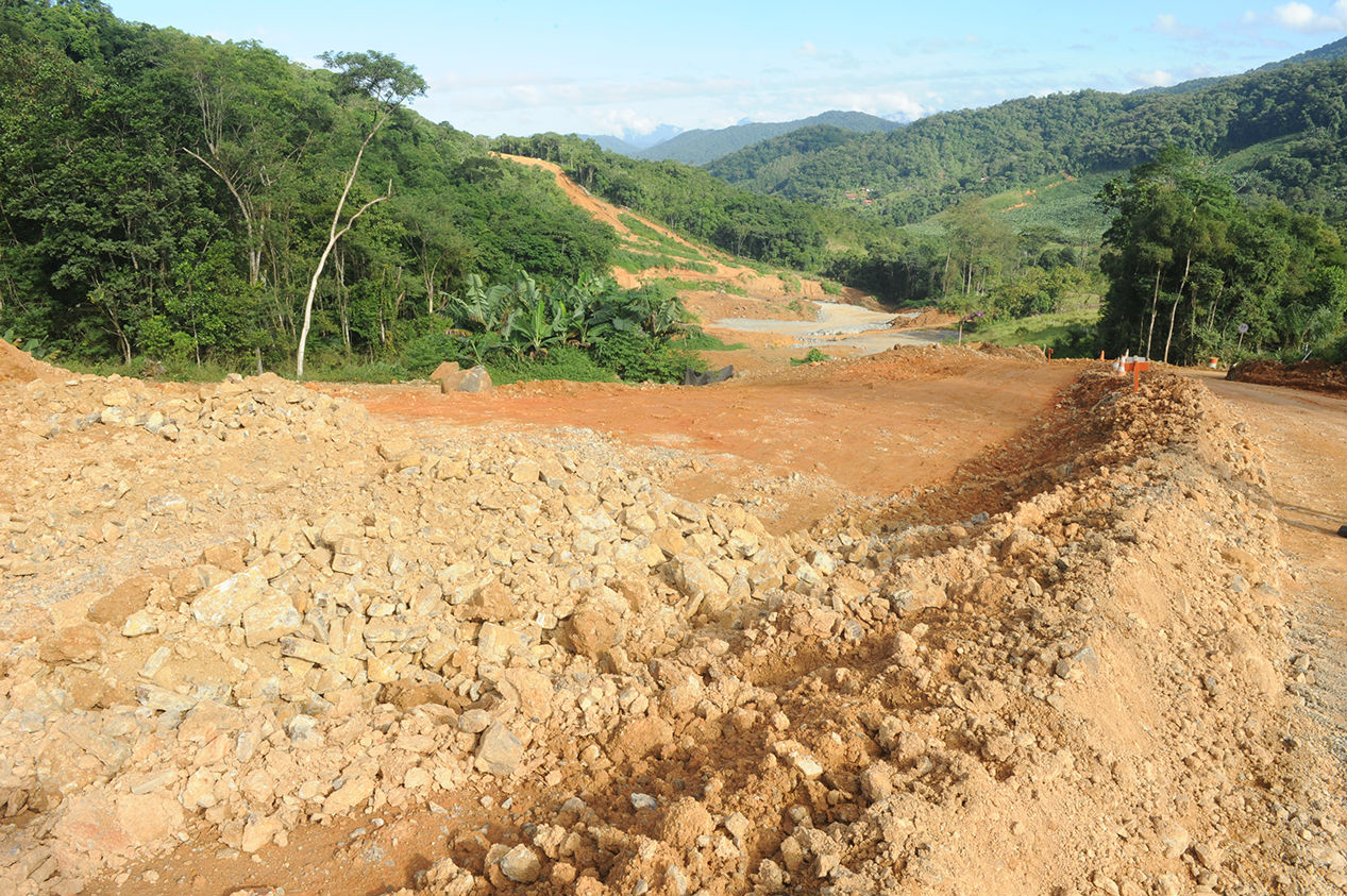 Duplicação da BR-280: nova frente de obras prepara viaduto em Araquari -  NSC Total