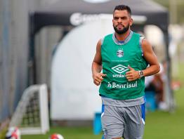 Maicon está fora, mas Edílson deve voltar ao Grêmio contra Botafogo
