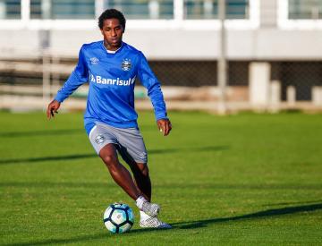Miller Bolaños é a novidade no grupo do Grêmio para encarar a Ponte Preta no domingo