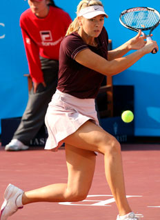 YM Yik, EFE&nbsp;/&nbsp;