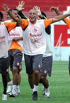 Lucas Uebel, divulga&ccedil;&atilde;o &nbsp;/&nbsp;