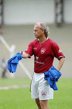 J&uacute;lio Cavalheiro, Banco de Dados - 14/04/2005 &nbsp;/&nbsp;