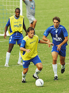 Fl&aacute;vio Neves &nbsp;/&nbsp;