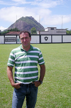 Jones Lopes &nbsp;/&nbsp;