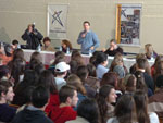 Candidatos de Porto Alegre debatem em escola